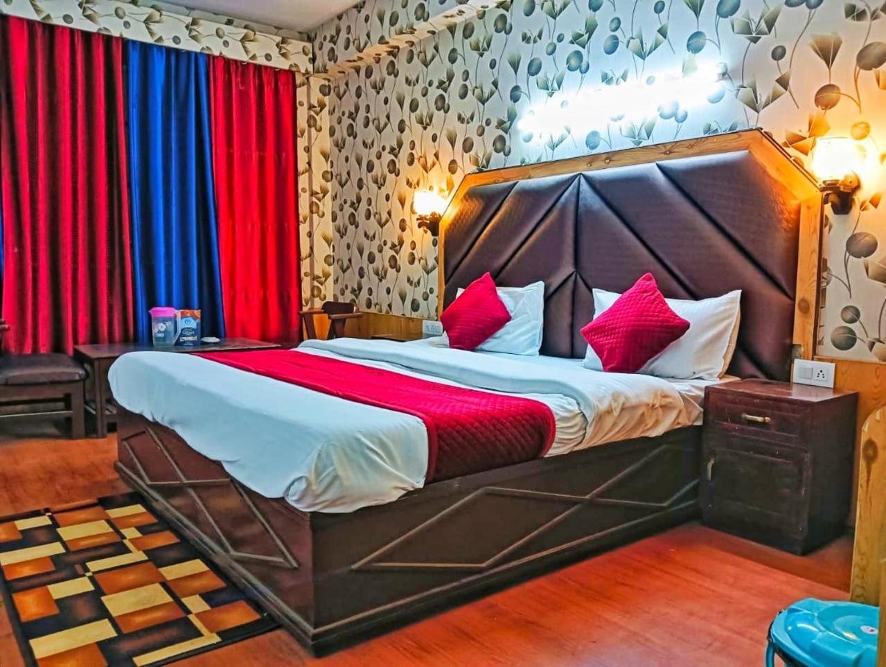 Hotel Gilbert Mountain View - Manali (Himachal Pradesh) — Photos 1